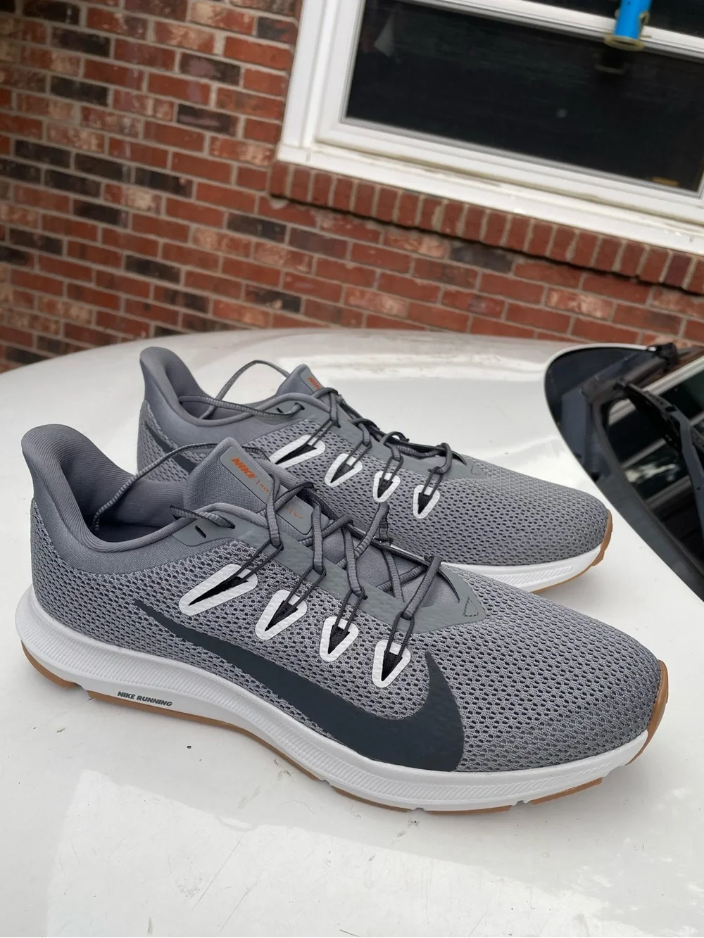 New Nike Quest 2 Smoke Grey Gum Running Shoes Size 10.5 Men’s